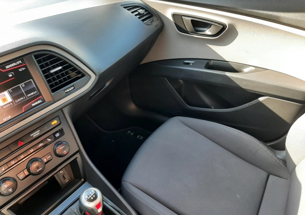Seat Leon cena 41900 przebieg: 207000, rok produkcji 2017 z Słomniki małe 301